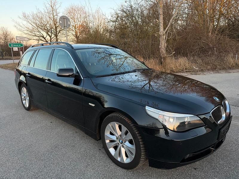 Gebraucht BMW 525 163 PS (119 kW) 2006 Schwarz Kombi