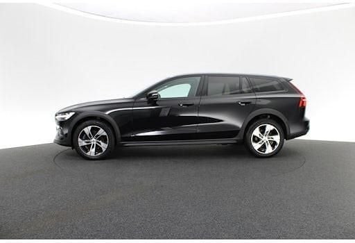 Gebraucht Volvo V60 CC Plus 197 PS (144 kW) 2024 Schwarz Kombi