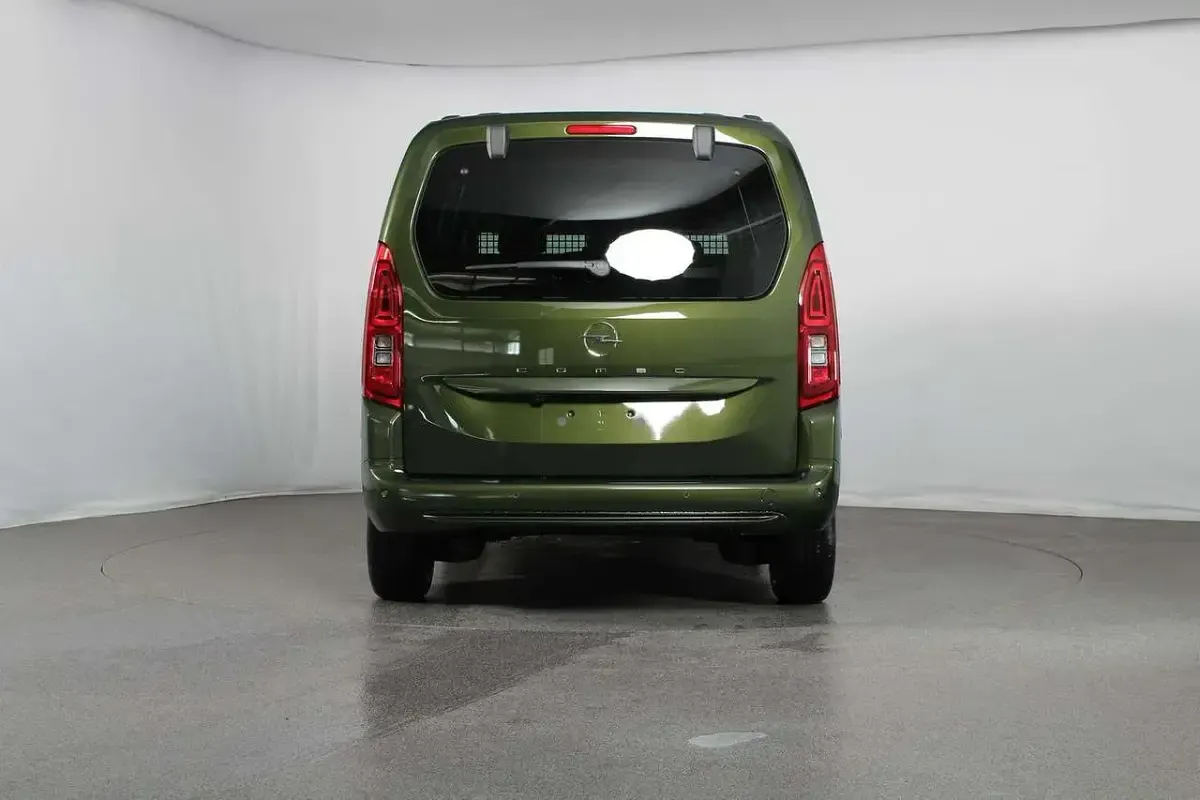 Neu Opel Combo Edition 131 PS (96 kW) 2026 Schwarz Van / Kleinbus