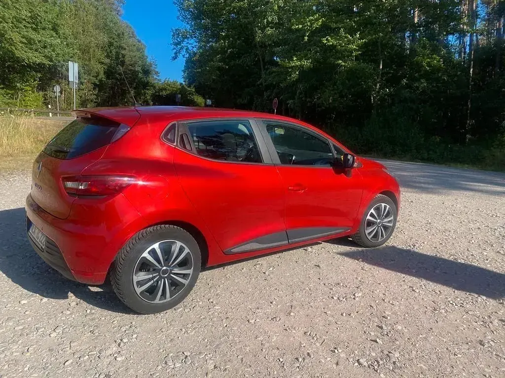 Gebraucht Renault Clio 90 PS (66 kW) 2017 Rot Limousine