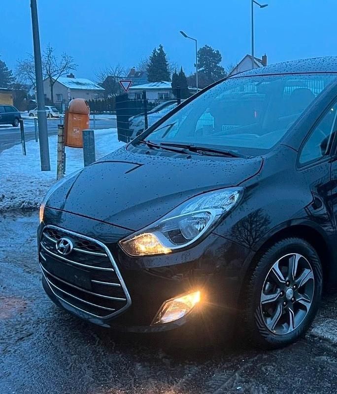 Gebraucht Hyundai ix20 Classic 90 PS (66 kW) 2017 Schwarz Kleinwagen