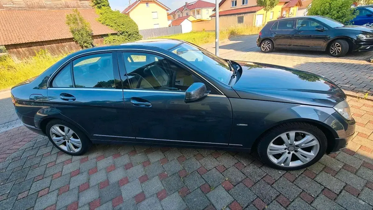Gebraucht Mercedes C220 170 PS (125 kW) 2009 Limousine