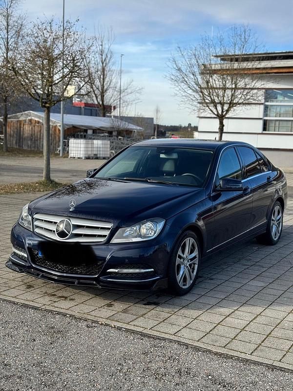 Gebraucht Mercedes C250 204 PS (150 kW) 2011 Blau Limousine