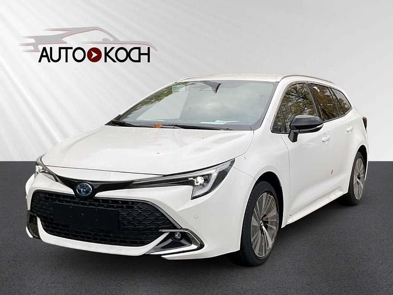 Neu Toyota Corolla 140 PS (102 kW) 2026 Super white 2 Kombi