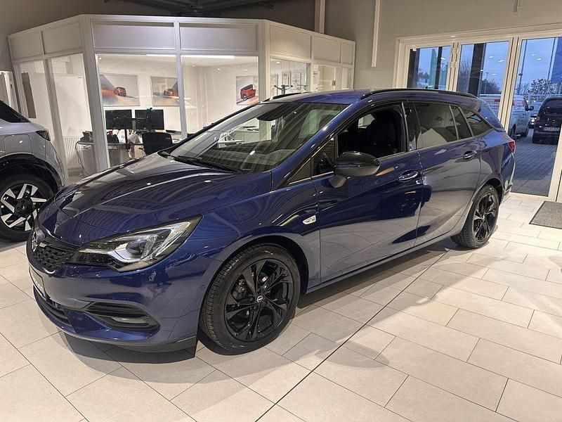 Blau Gebraucht 2022 Opel Astra Ultimate Kombi | 14.870 € (Teuer) - Bild 1/4