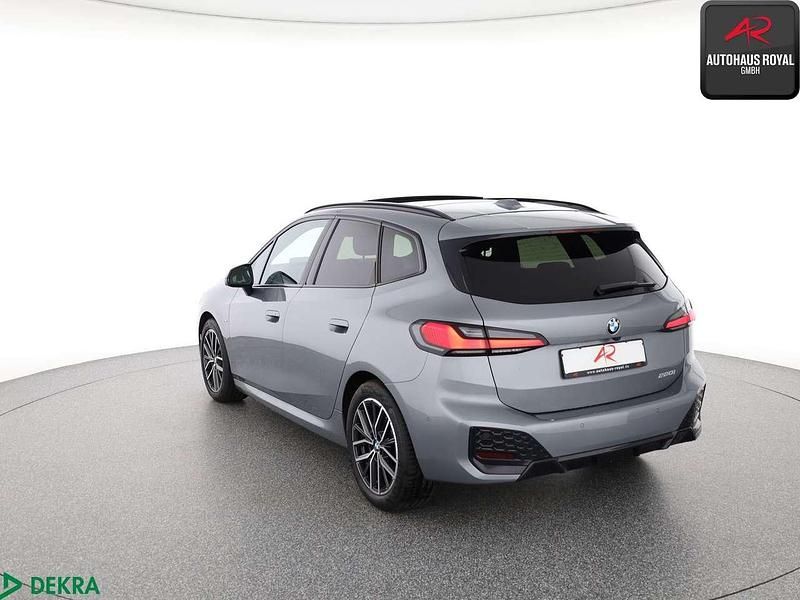 Gebraucht BMW 220 Active Tourer M Sport 170 PS (125 kW) 2022 Skyscraper grau Van / Kleinbus