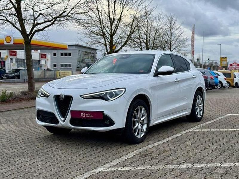 Gebraucht Alfa Romeo Stelvio Super 209 PS (153 kW) 2017 Weiß SUV