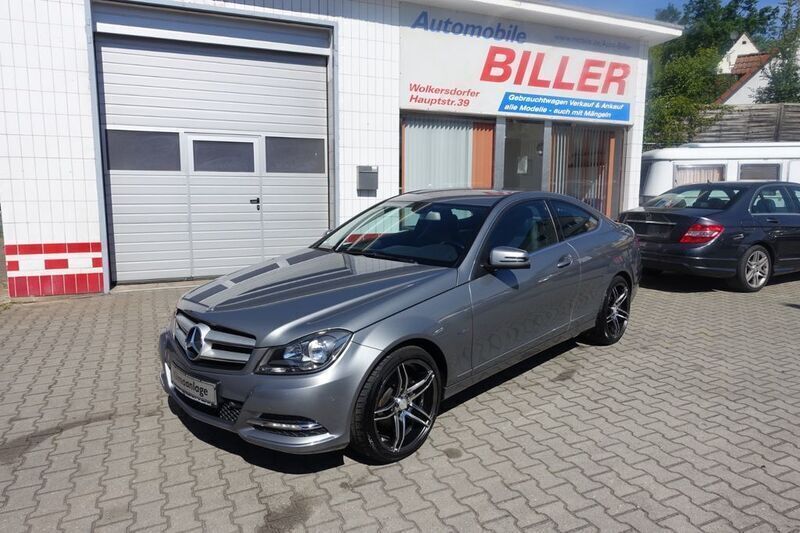 Silber Gebraucht 2011 Mercedes C180 Coupé | 10.490 € (Fairer Preis) - Bild 1/4