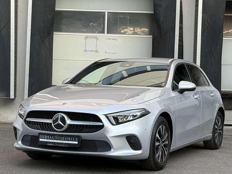 Iridiumsilber Gebraucht 2021 Mercedes A200 Limousine | 22.700 € (Fairer Preis) - Bild 1/4