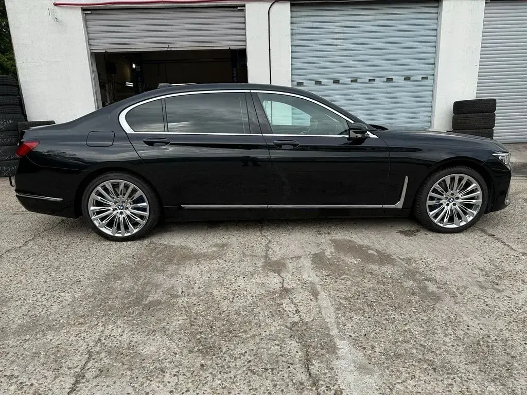 Gebraucht BMW 745 286 PS (210 kW) 2019 Schwarz Limousine