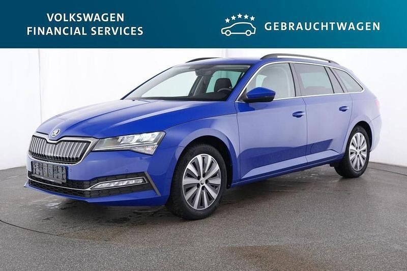 Energyblau Gebraucht 2023 Skoda Superb Ambition Kombi | 28.690 € (Superpreis) - Bild 1/4