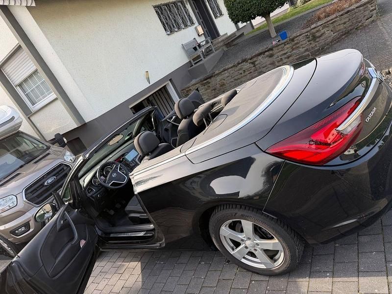 Gebraucht Opel Cascada Edition 120 PS (88 kW) 2013 Schwarz Cabrio