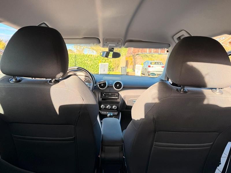 Gebraucht Audi A1 Design 105 PS (77 kW) 2010 Braun Kleinwagen