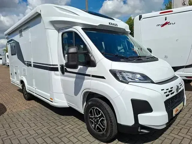 Gebraucht Knaus L!VE WAVE 180 PS (132 kW) 2025 Weiss Van