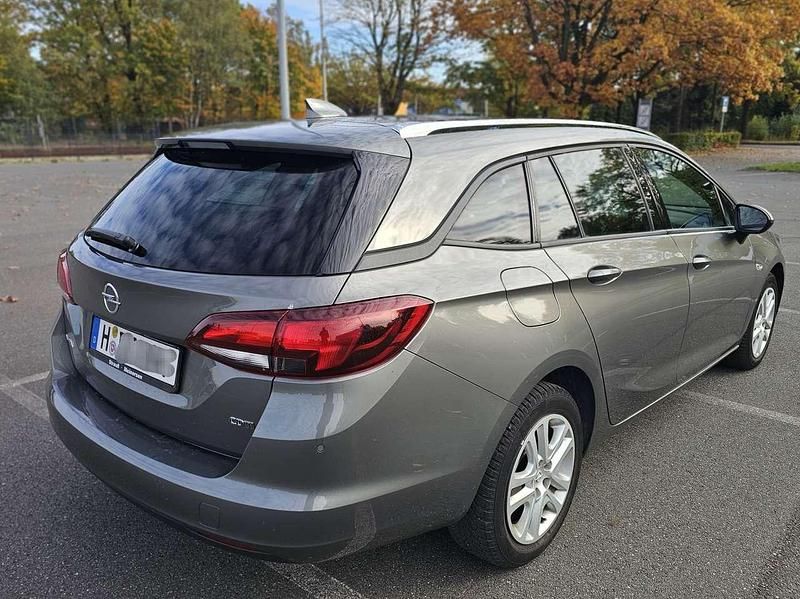 Grau Gebraucht 2017 Opel Astra Active Kombi | 8.000 € (Fairer Preis) - Bild 1/4