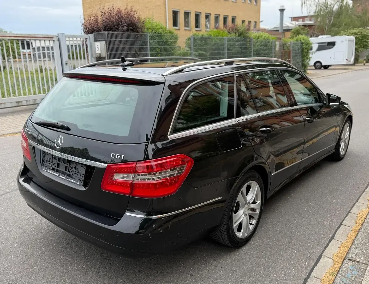 Gebraucht Mercedes E200 Avantgarde 184 PS (135 kW) 2011 Schwarz Kombi