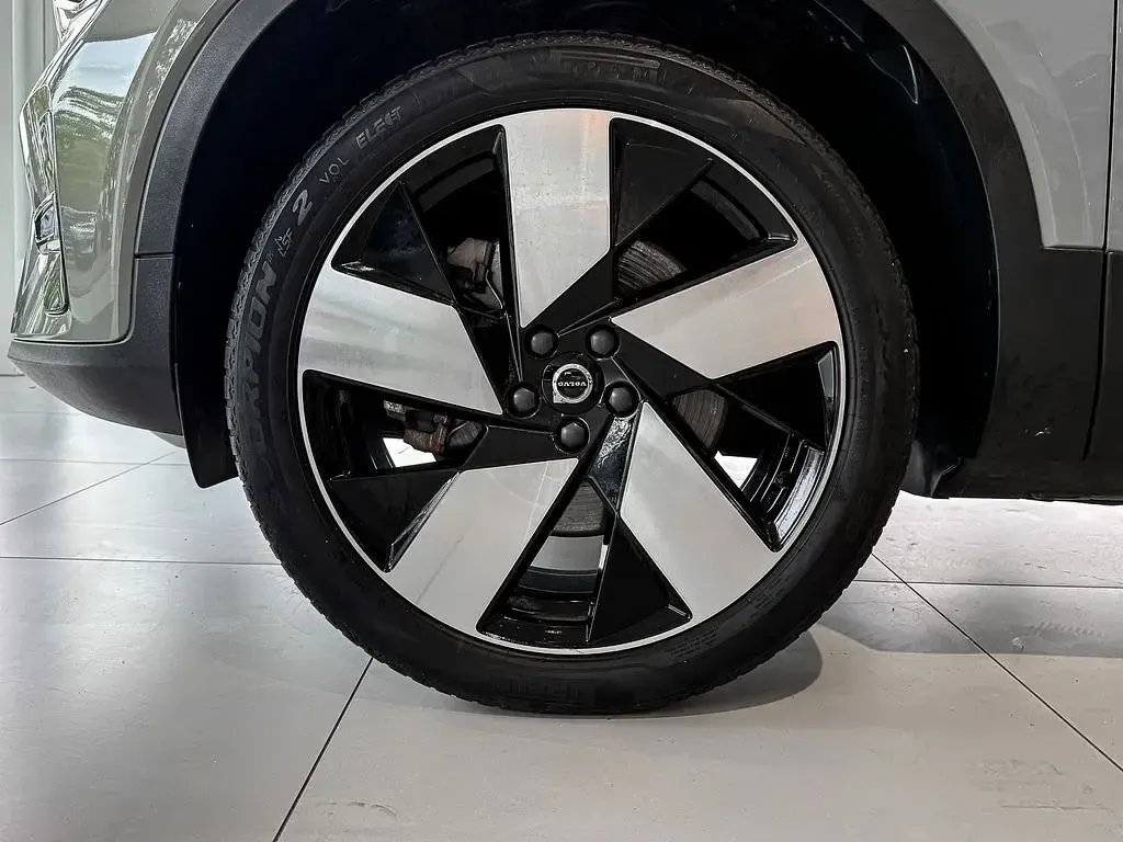 Gebraucht Volvo C40 Plus 169 kW (231 PS) 2023 Gruen SUV