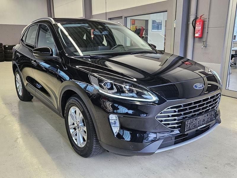 Gebraucht Ford Kuga Titanium 120 PS (88 kW) 2022 Schwarz SUV