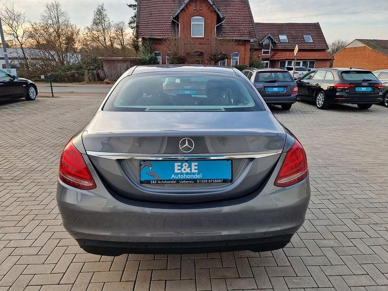 Gebraucht Mercedes C220 170 PS (125 kW) 2017 Selenitgrau Limousine