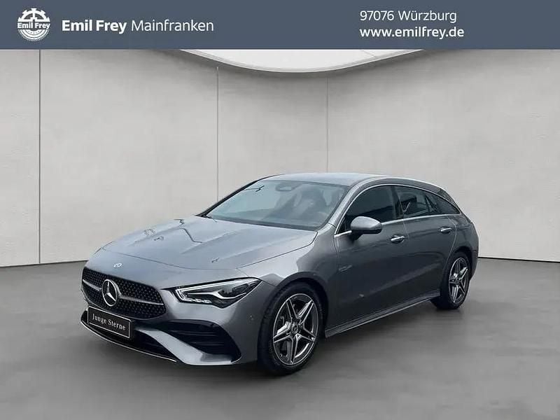 Mountaingrau metallic Gebraucht 2024 Mercedes CLA200 Shooting Brake Advanced Plus Kombi | 32.350 € (Fairer Preis) - Bild 1/4