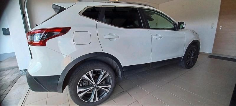 Weiß Gebraucht 2019 Nissan Qashqai SUV | 16.450 € (Fairer Preis) - Bild 1/4