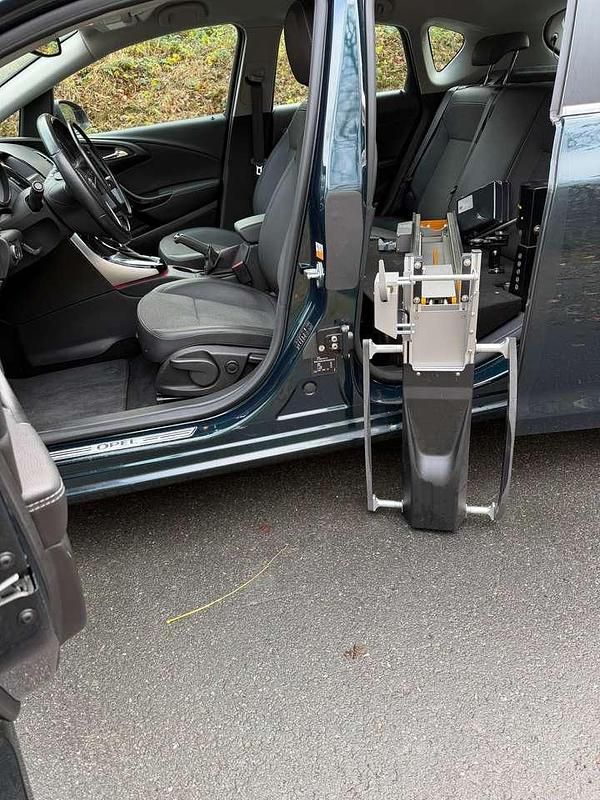 Gebraucht Opel Astra Exklusiv 165 PS (121 kW) 2015 Grün Limousine