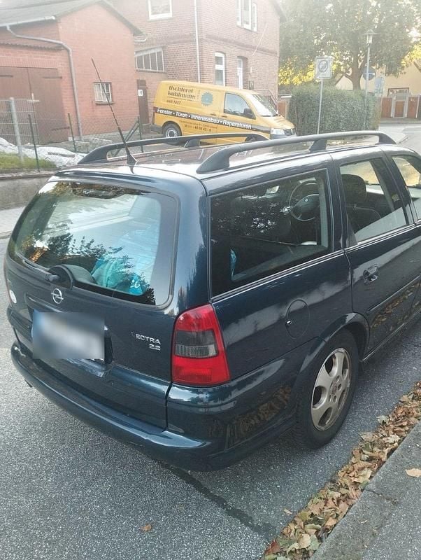 Blau Gebraucht 2001 Opel Vectra Edition Kombi | 2.900 € (Teuer) - Bild 1/4