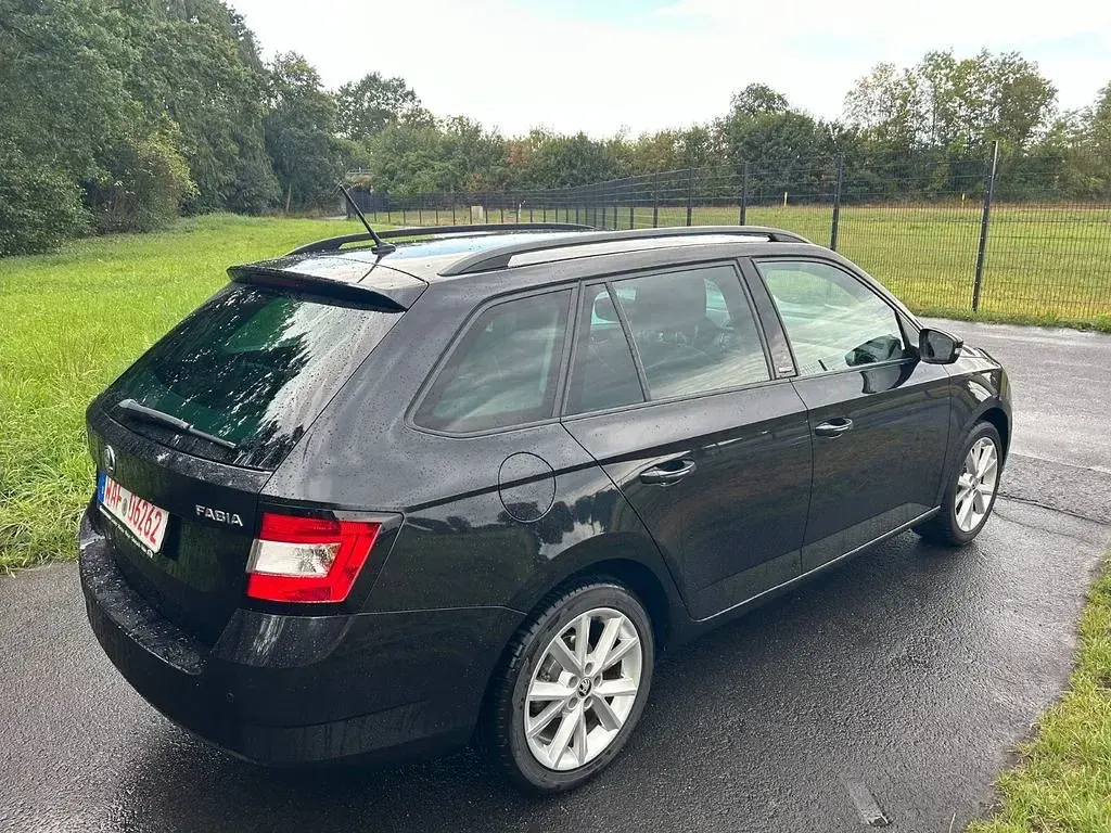 Gebraucht Skoda Fabia Joy 90 PS (66 kW) 2016 Schwarz Kombi