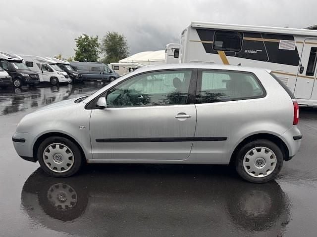 Gebraucht VW Polo Comfortline 64 PS (47 kW) 2002 Silber Limousine