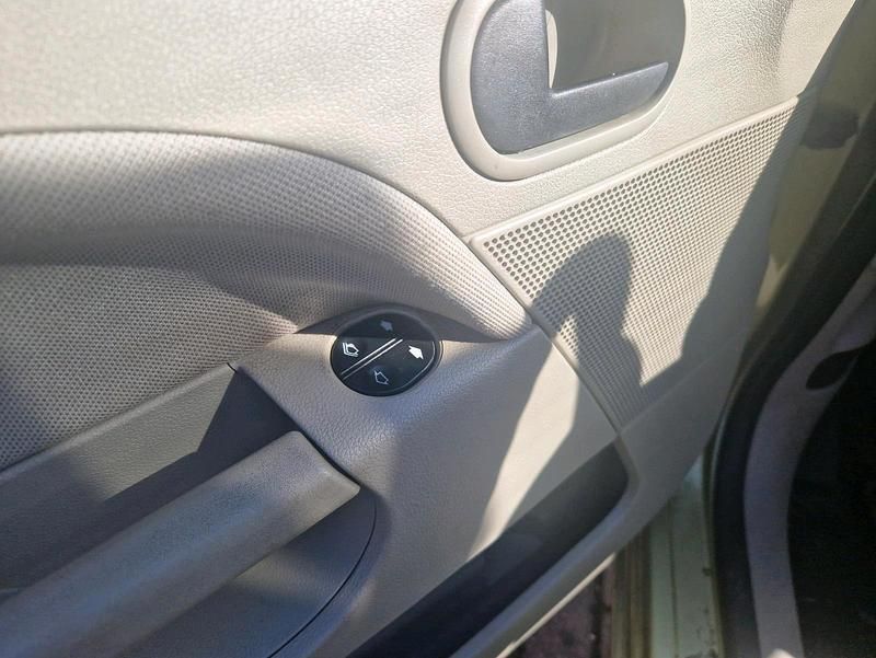 Gebraucht Ford Fiesta 44 PS (32 kW) 2006 Grün Kleinwagen