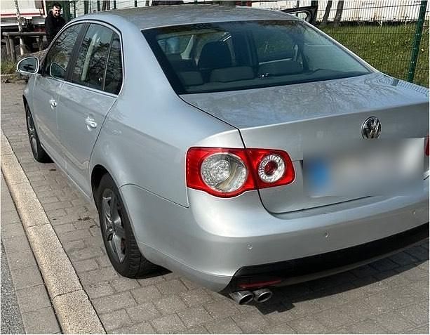 Gebraucht VW Jetta 170 PS (125 kW) 2006 Silber Limousine