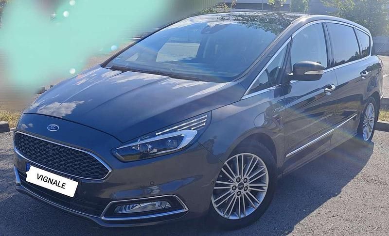 Grau Gebraucht 2018 Ford S-MAX Vignale Van / Kleinbus | 20.000 € (Fairer Preis) - Bild 1/4