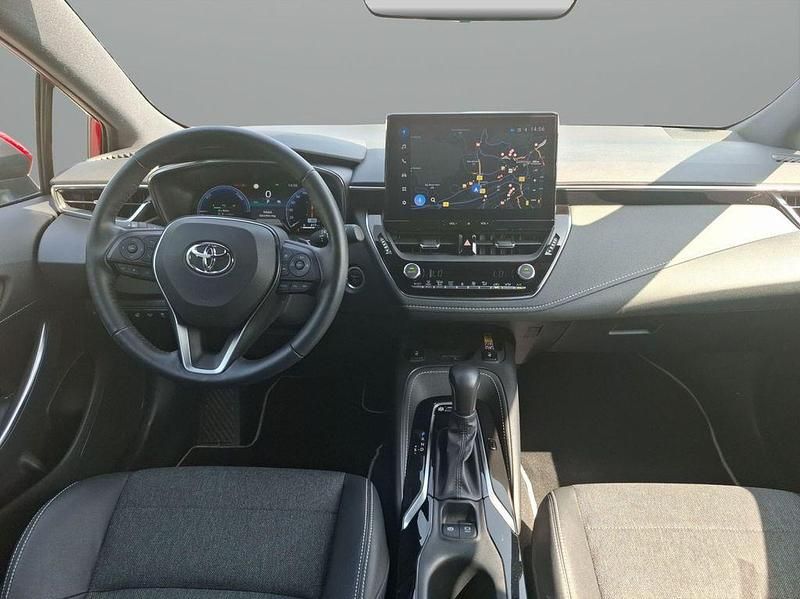 Gebraucht Toyota Corolla Team 152 PS (111 kW) 2023 Rot Kombi