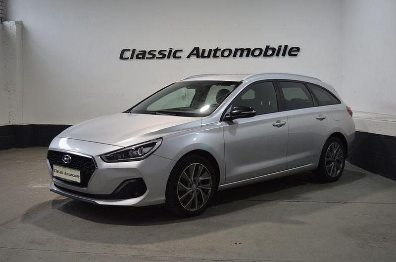 Silber Gebraucht 2018 Hyundai i30 Passion Plus Kombi | 10.700 € (Fairer Preis) - Bild 1/4
