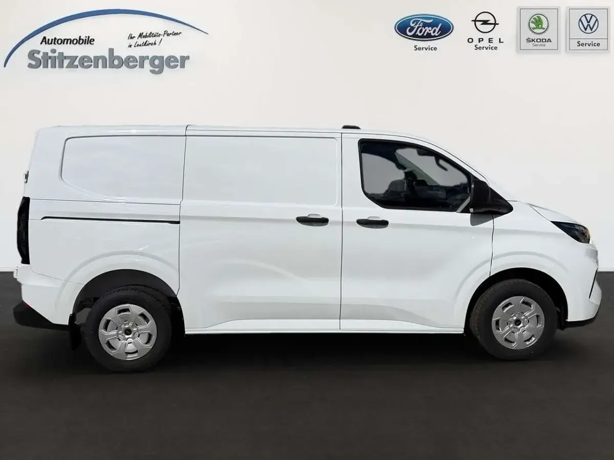 Neu Ford Transit Custom Trend 136 PS (100 kW) 2026 Frostweiß Limousine