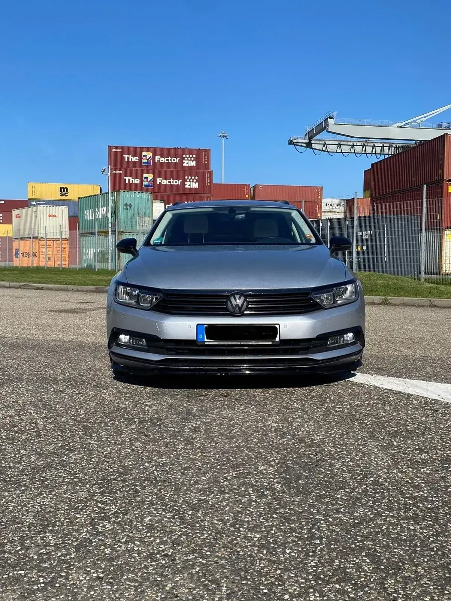 Gebraucht VW Passat 150 PS (110 kW) 2018 Silber Kombi