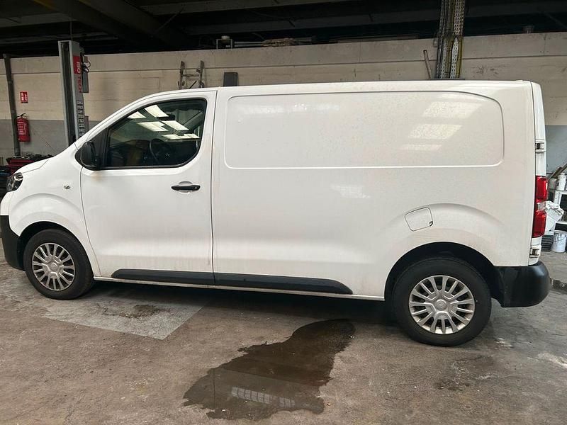 Gebraucht Toyota Proace 122 PS (89 kW) 2020 Weiß Van / Kleinbus