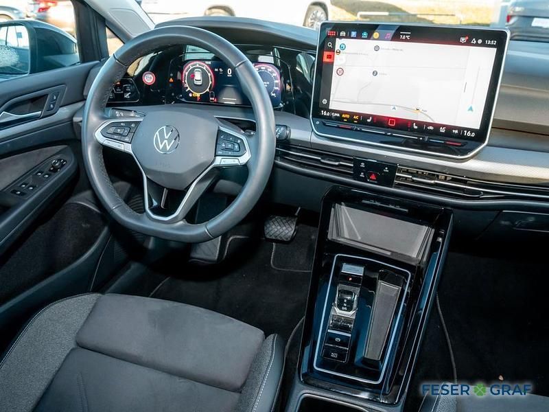 Gebraucht VW Golf VIII Style 150 PS (110 kW) 2025 Grau Limousine