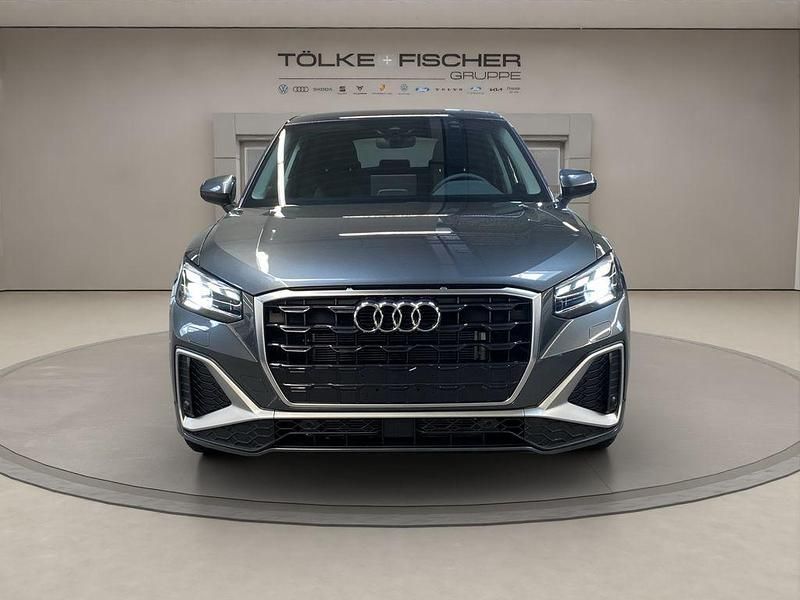 Gebraucht Audi Q2 S-Line 150 PS (110 kW) 2025 Daytonagrau perleffekt SUV