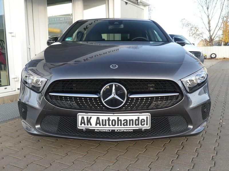 Gebraucht Mercedes A250 Progressive 224 PS (164 kW) 2020 Mountaingrau Limousine