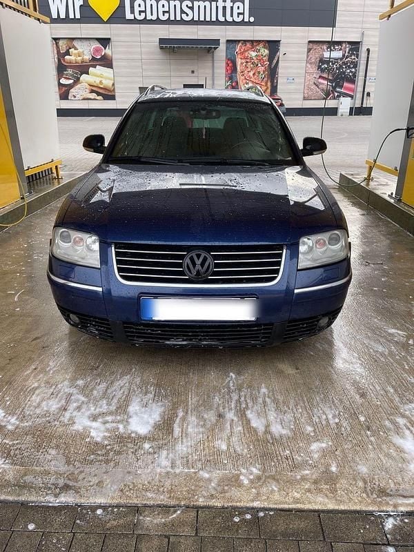 Blau Gebraucht 2004 VW Passat Basis Kombi | 1.650 € (Fairer Preis) - Bild 1/4