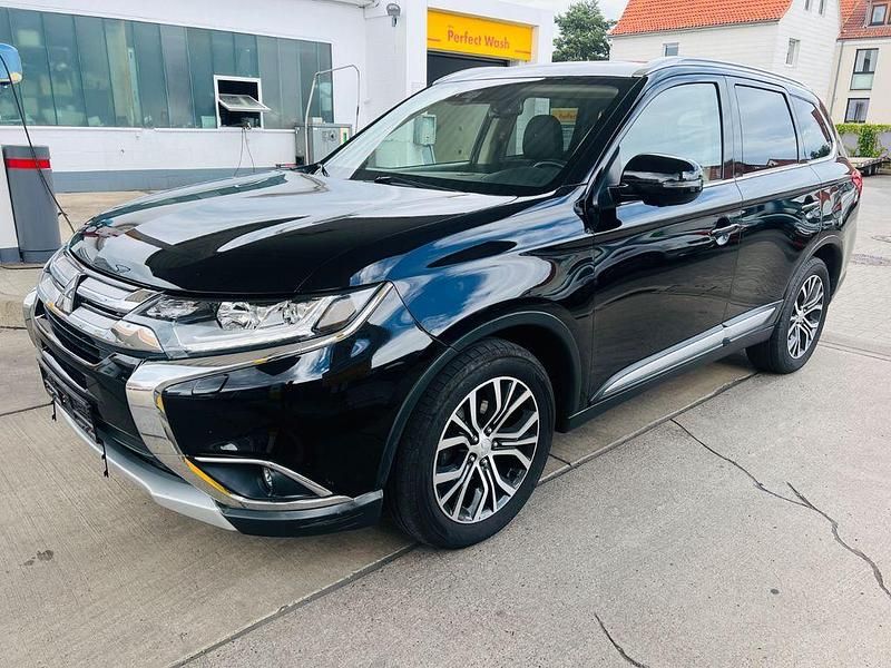 Schwarz Gebraucht 2018 Mitsubishi Outlander Top SUV | 15.500 € (Guter Preis) - Bild 1/4