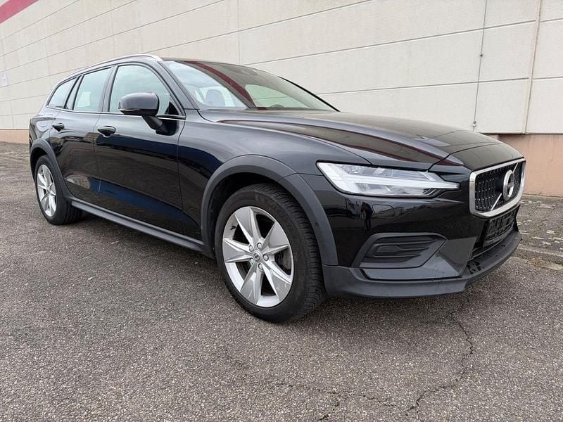 Gebraucht Volvo V60 CC 190 PS (139 kW) 2019 Schwarz Kombi