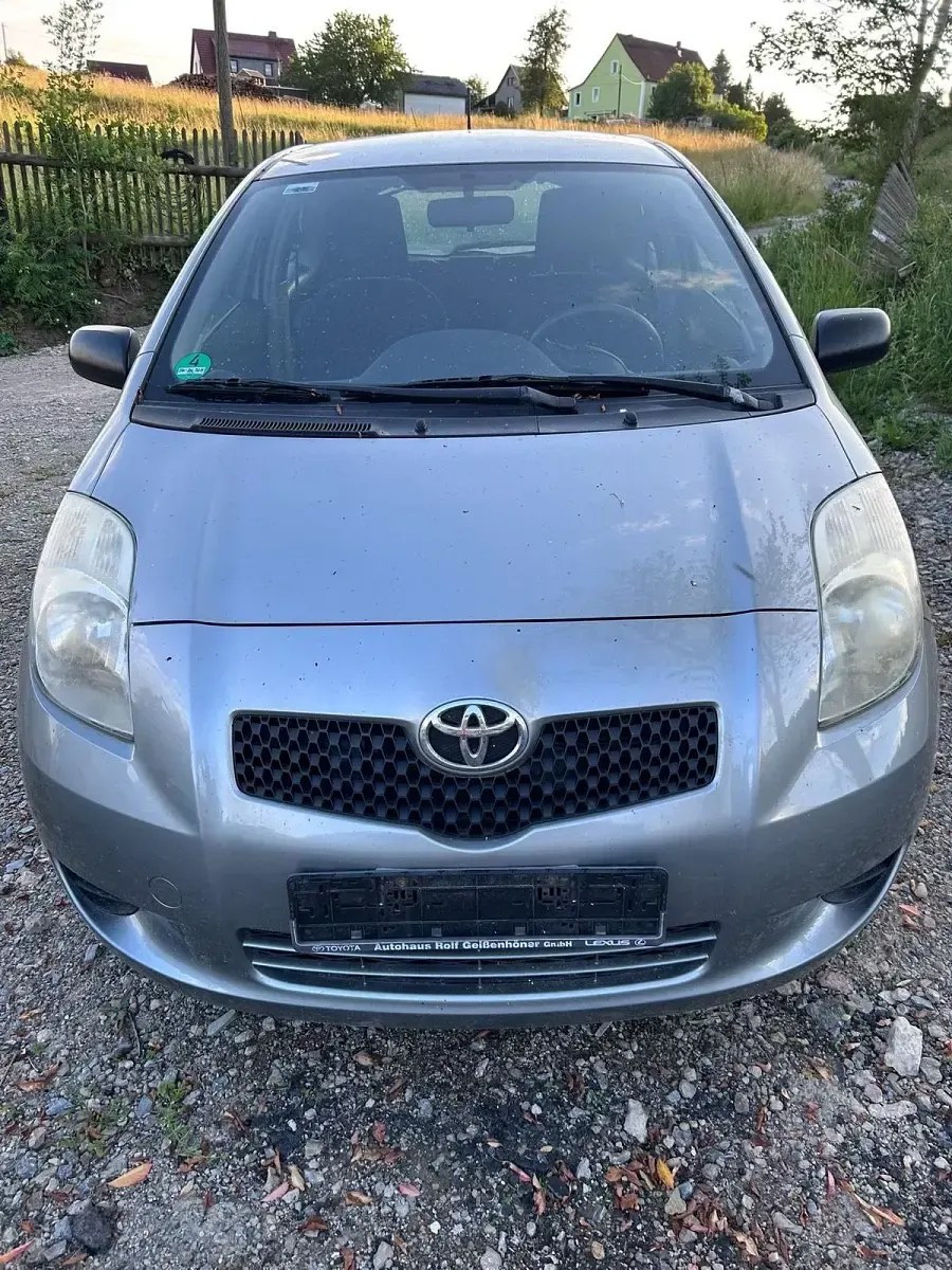Gebraucht Toyota Yaris 55 PS (40 kW) 2008 Grau Kleinwagen
