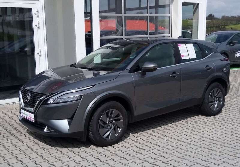 Grau Gebraucht 2024 Nissan Qashqai Acenta SUV | 23.790 € - Bild 1/4