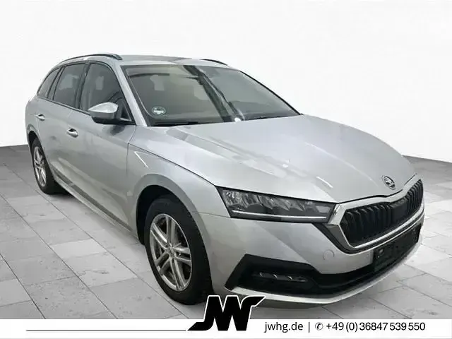 Gebraucht Skoda Octavia Ambition 116 PS (85 kW) 2023 Brilliantsilber metallic Kombi