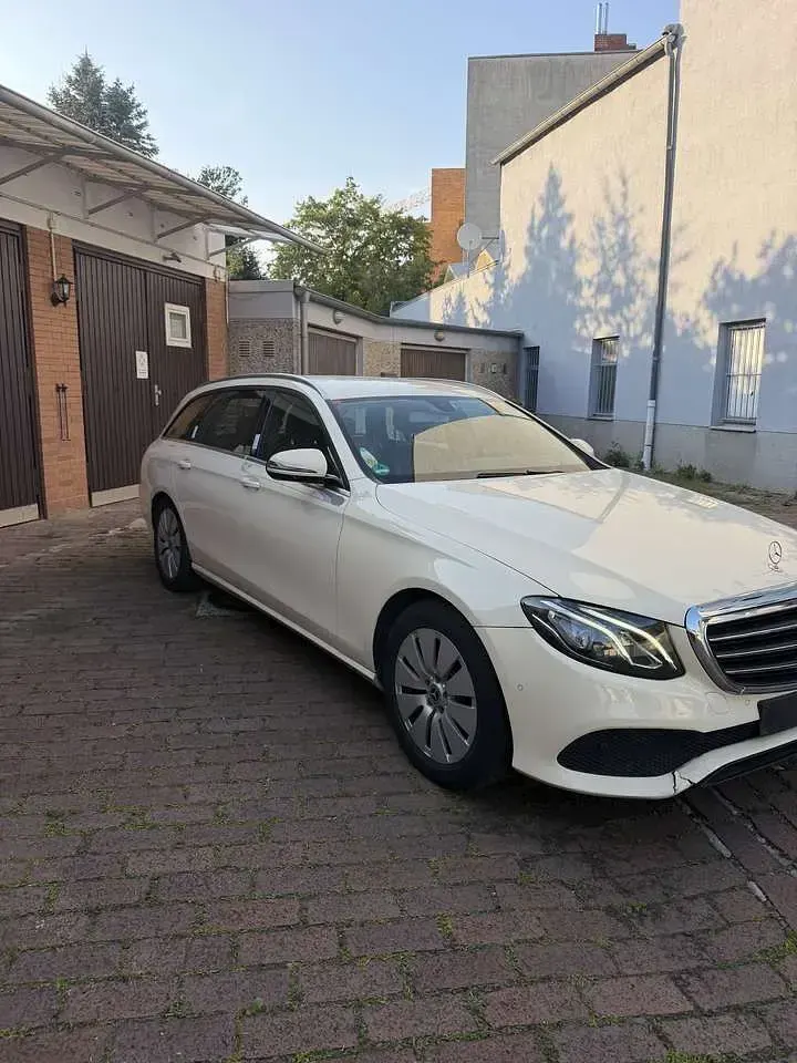 Gebraucht Mercedes E200 Avantgarde 150 PS (110 kW) 2019 Kombi