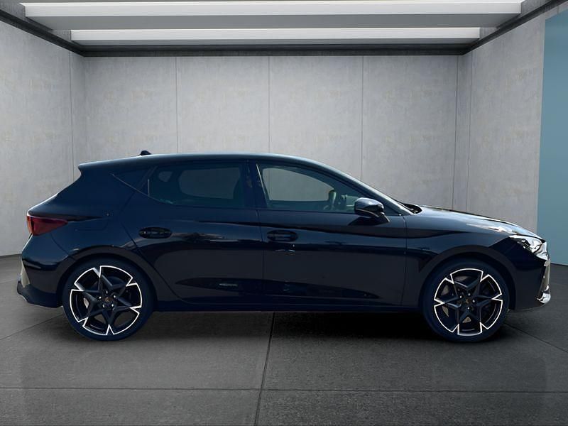 Neu Cupra Leon VZ 300 PS (220 kW) 2025 Schwarz Kleinwagen