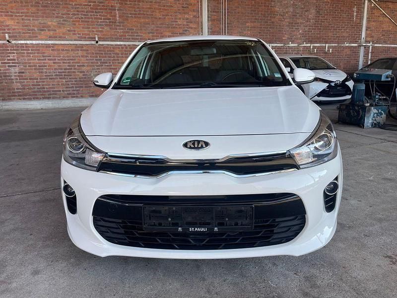 Gebraucht Kia Rio DREAM-TEAM Edition 101 PS (74 kW) 2019 Weiß Limousine