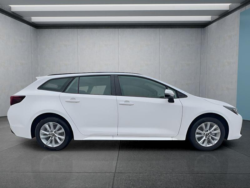 Neu Toyota Corolla 140 PS (102 kW) 2025 Weiß Limousine